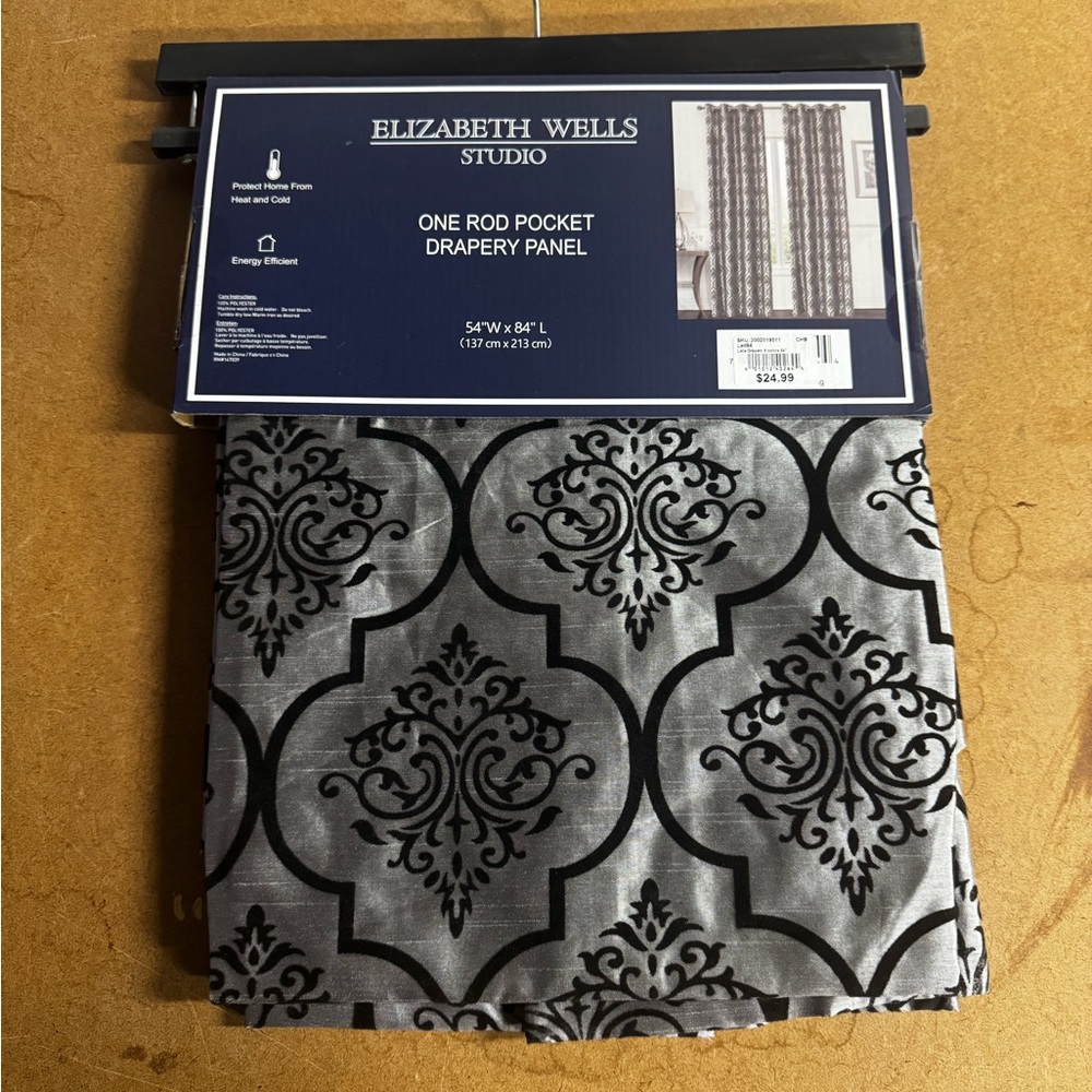 Patterned Drapes, Detailed Drapery Panel - Picture 2 of 3